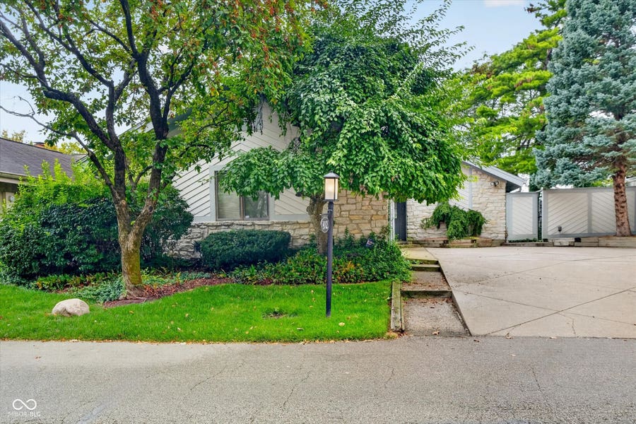 Property photo for 8002 Dean Road, Indianapolis, IN