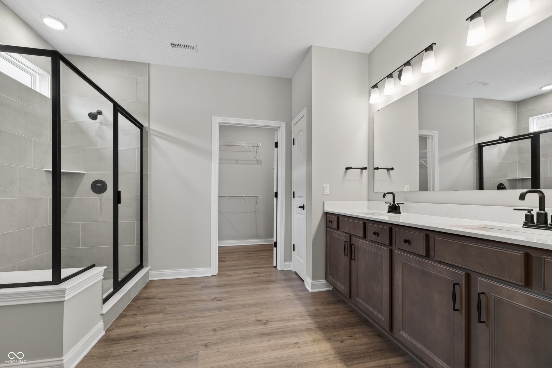 Virtually Altered - Similar Owner's Suite