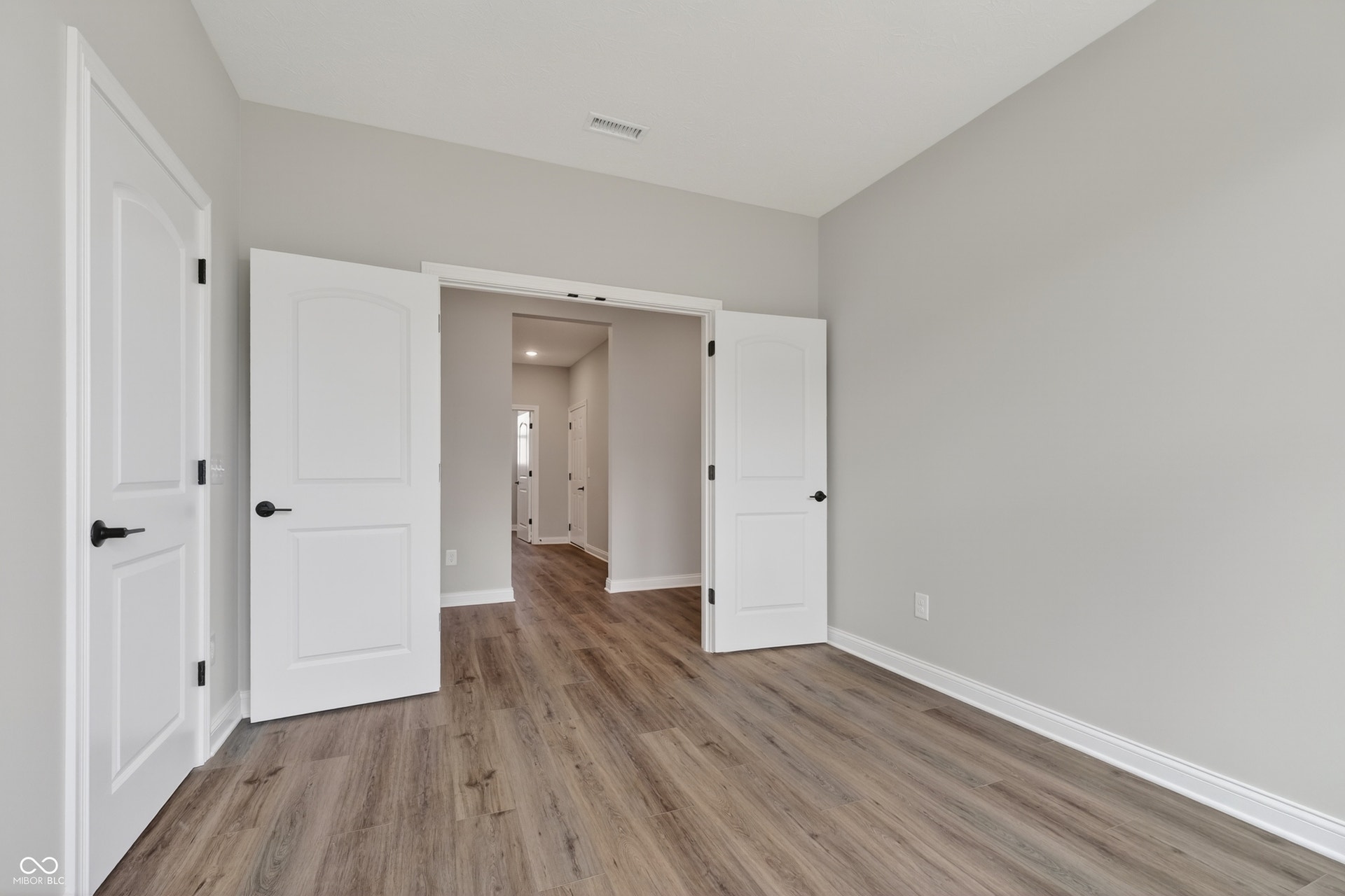 Similar Flex Room