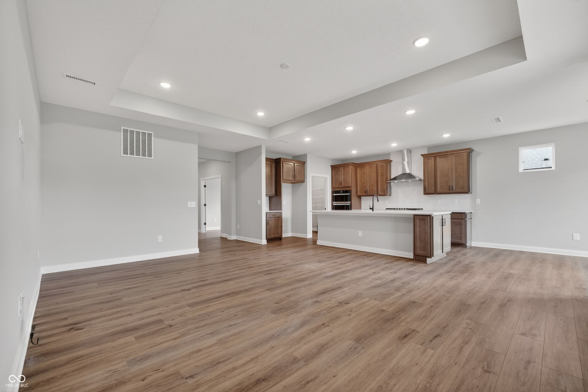 Virtually Altered - Similar Gathering Room