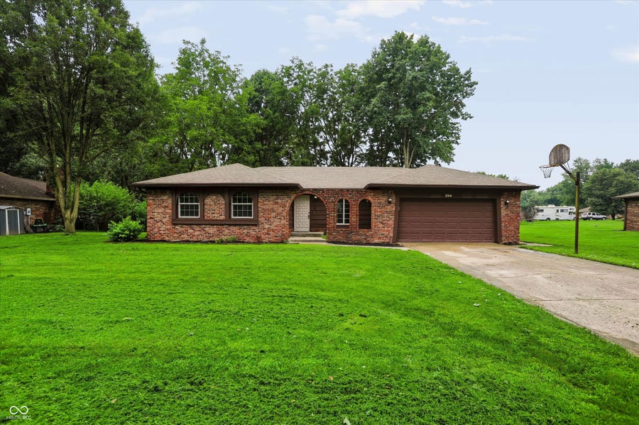 Property photo for 254 Summit Ridge Drive, Greenwood, IN