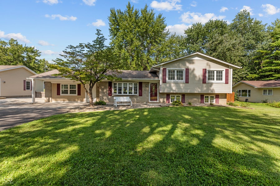 Property photo for 8069 Folkstone Road, Indianapolis, IN