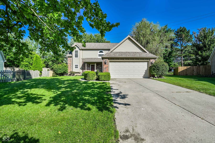 Property photo for 7730 Hollow Ridge Circle, Indianapolis, IN