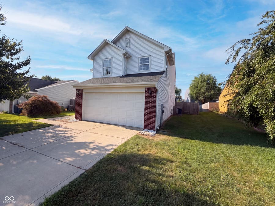 Property photo for 1349 Fiesta Drive, Franklin, IN