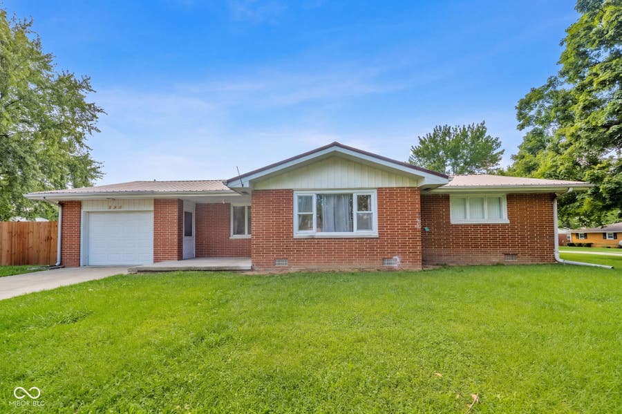 Property photo for 305 N Ellis Road, Muncie, IN