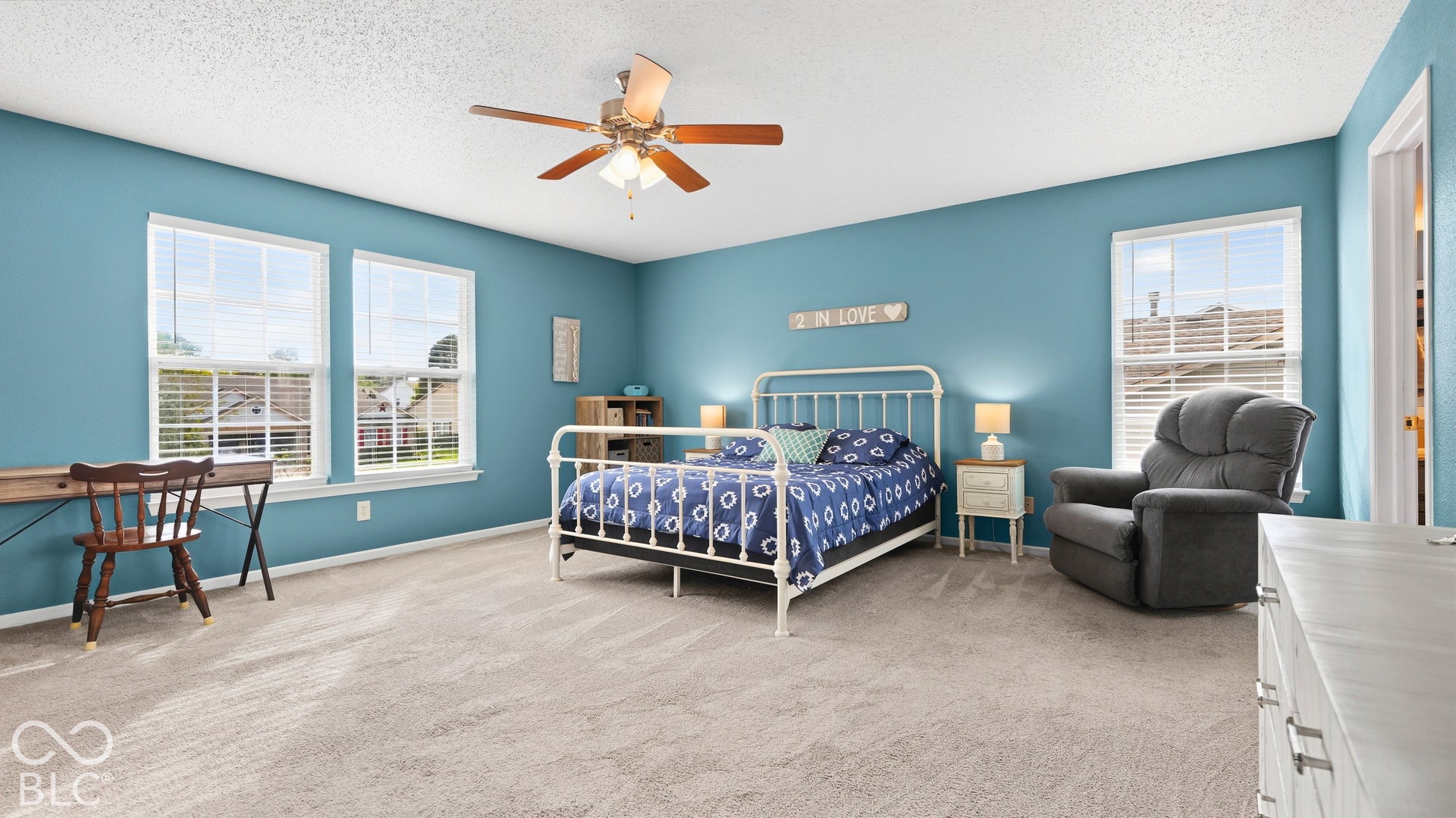 Primary bedroom / lots of light