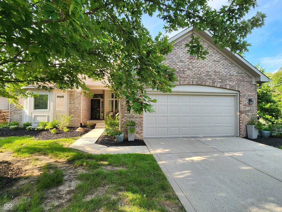 Property photo for 11548 Applewood Circle, Carmel, IN