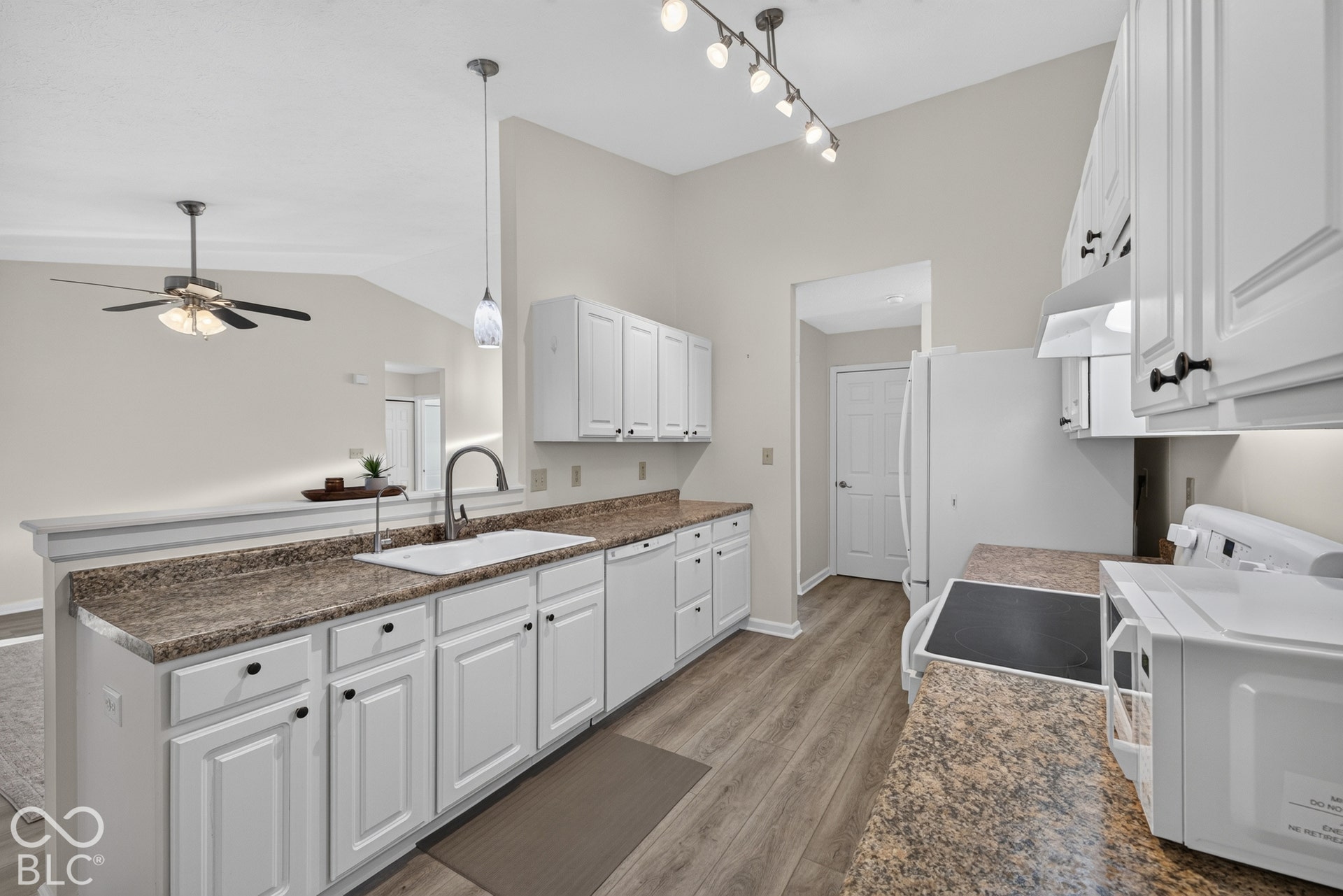 17214 Meggs, Westfield, IN 46062 Kitchen