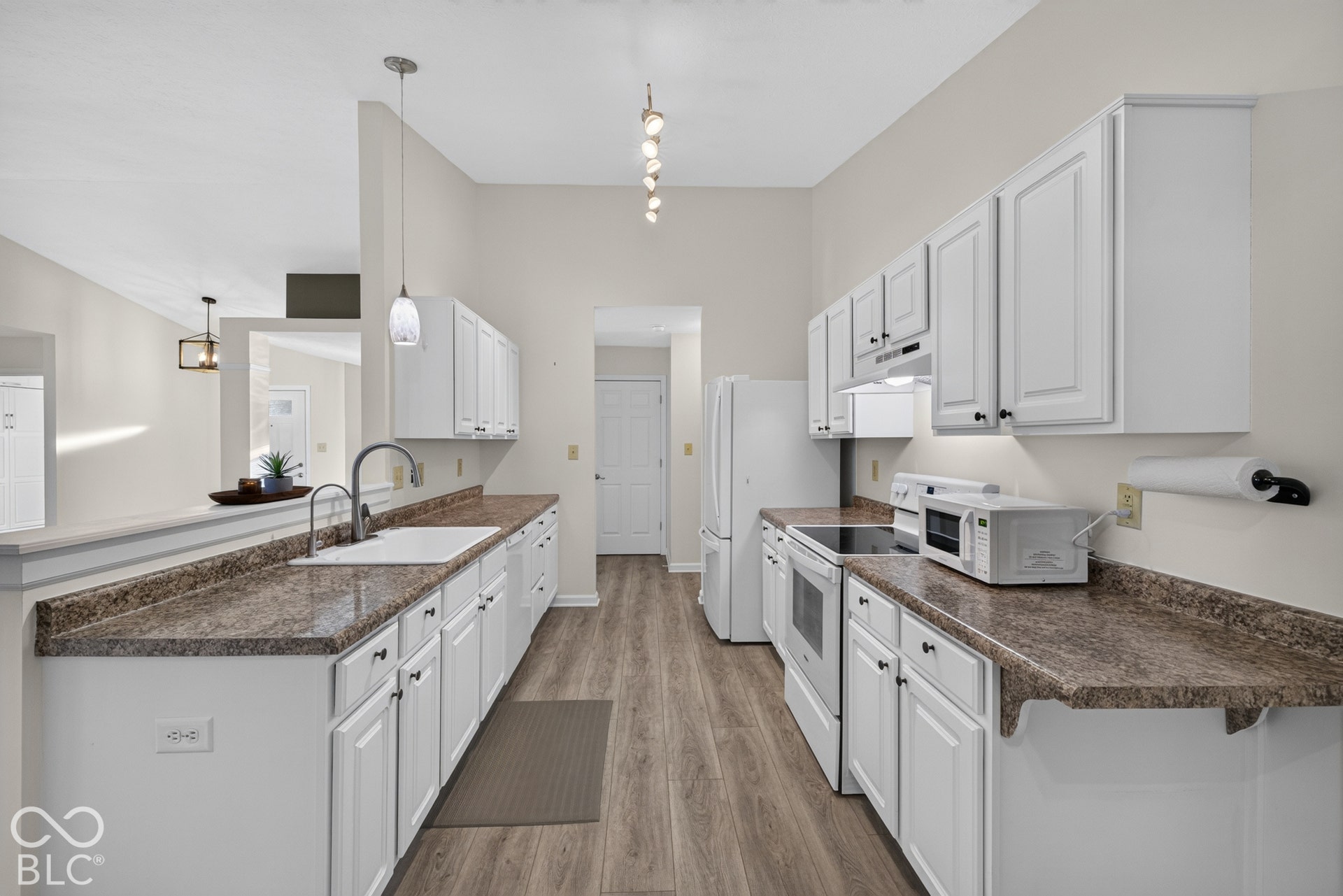 17214 Meggs, Westfield, IN 46062 Kitchen