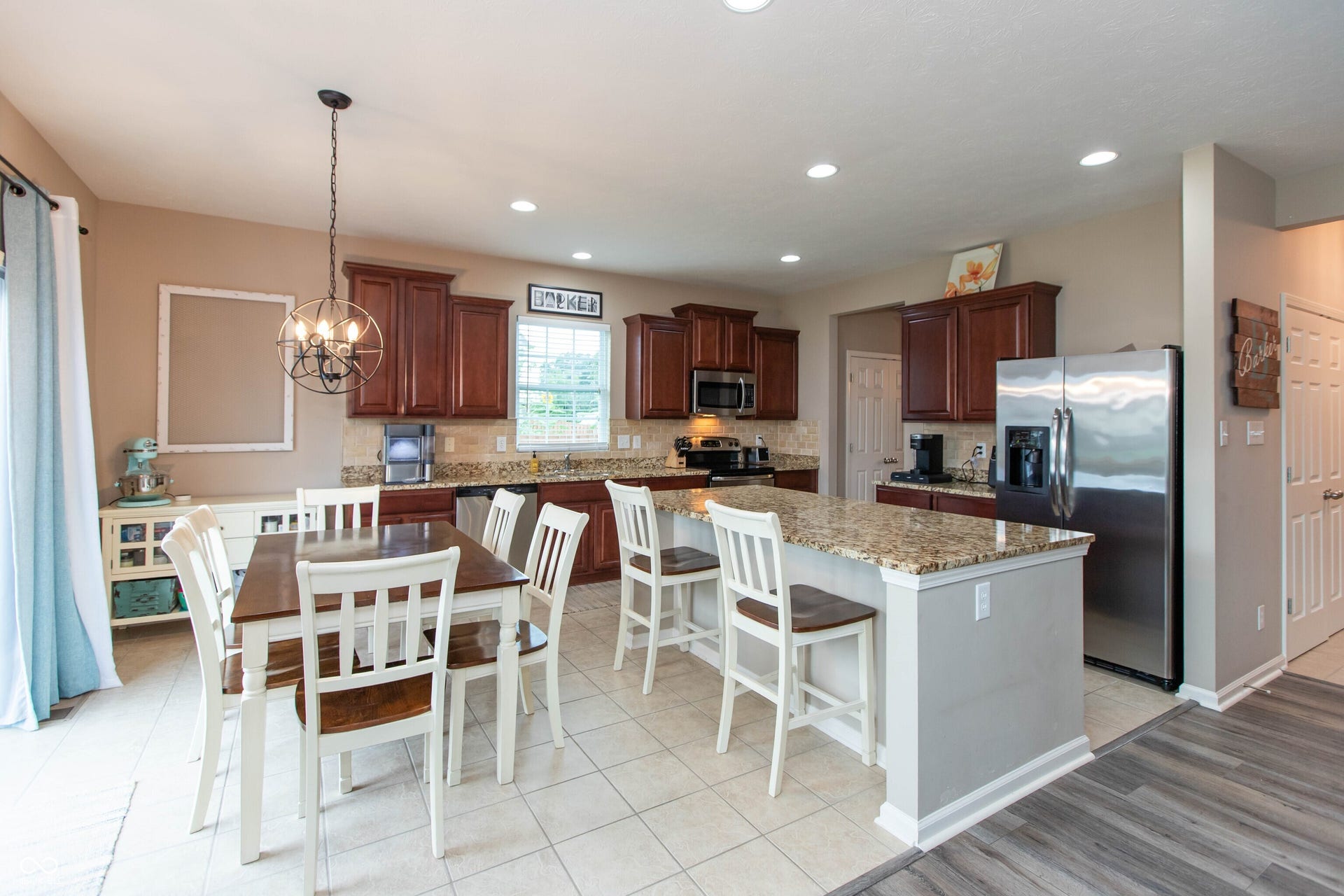 1637 Kilkenny Drive, Avon, IN 46123