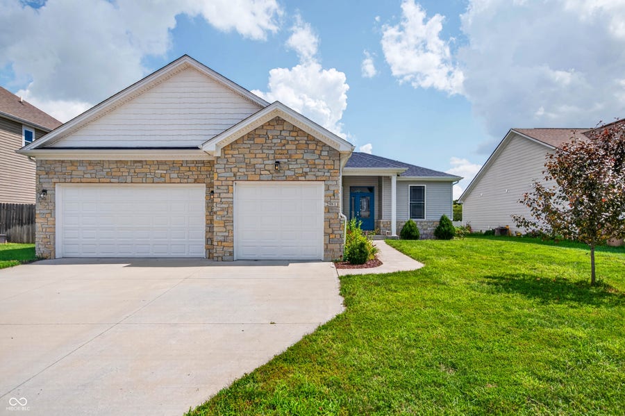 Property photo for 2981 Daylily Drive, Columbus, IN