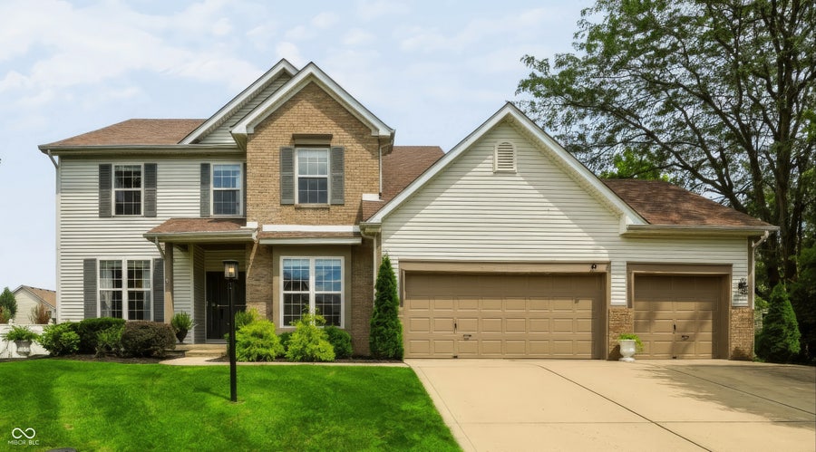 Property photo for 8315 Bent Oak Drive, Indianapolis, IN