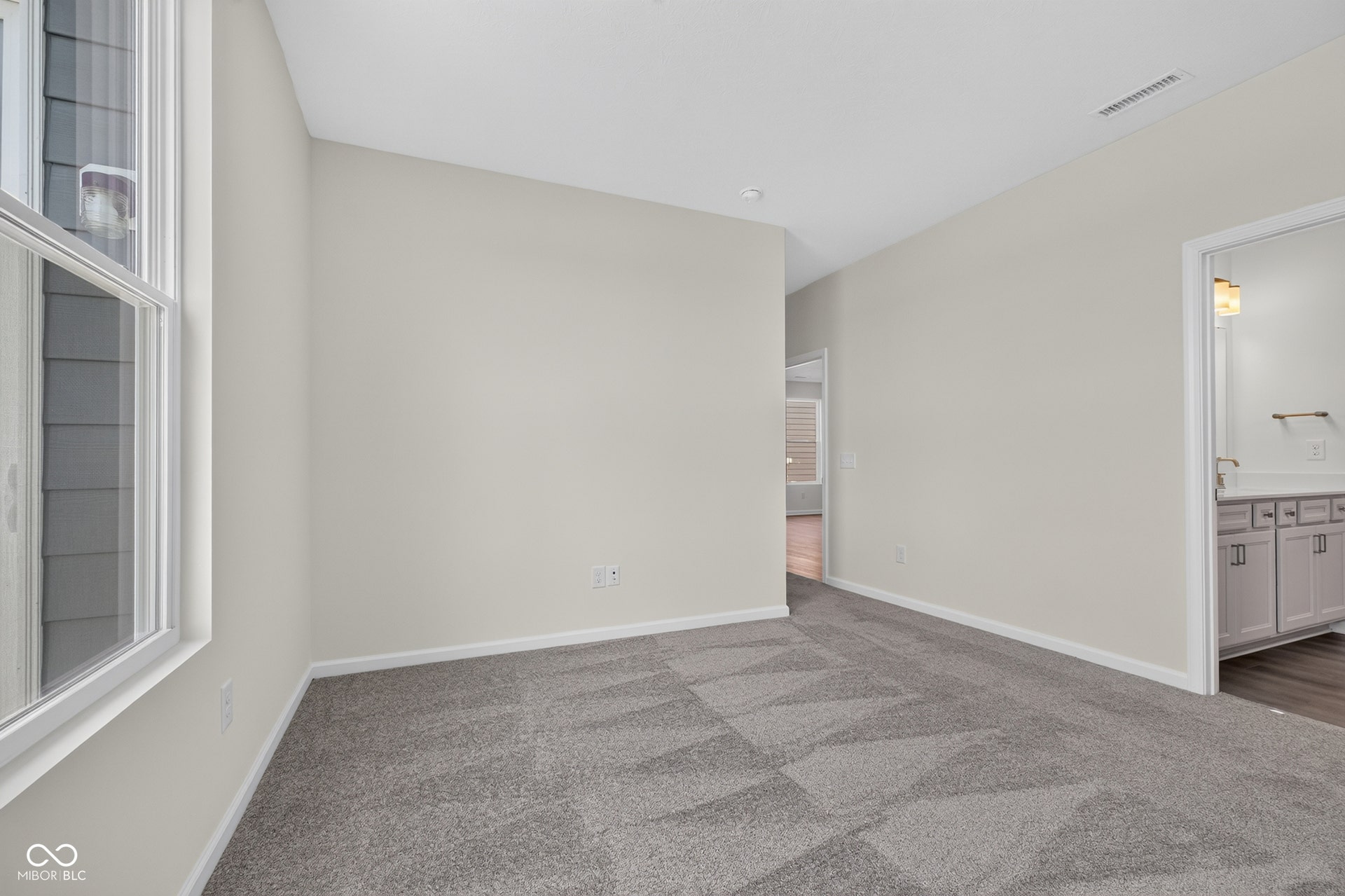 3200 Balsamroot Drive, Greenwood, IN 46143
