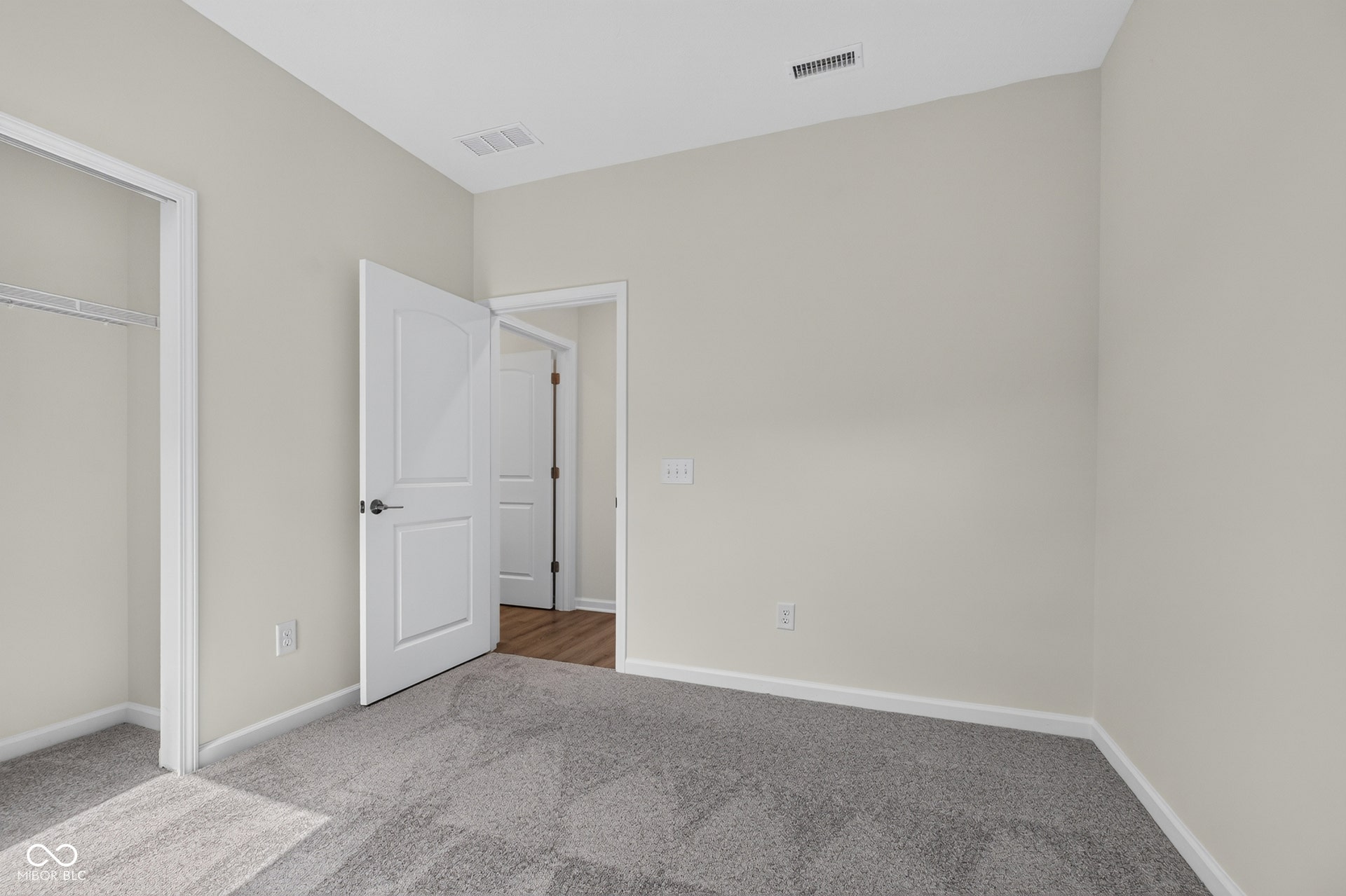 3200 Balsamroot Drive, Greenwood, IN 46143