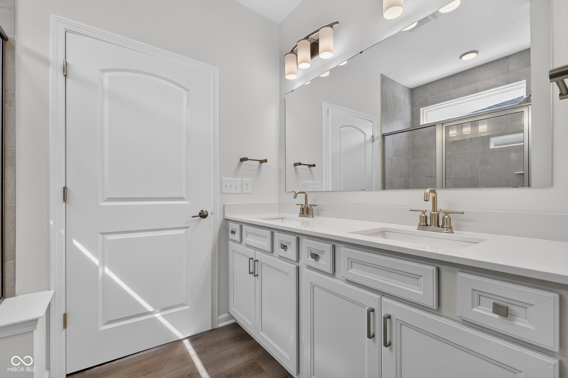 3200 Balsamroot Drive, Greenwood, IN 46143