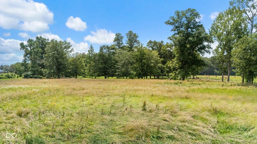 Property photo for 2672 S Lake Road S, Scottsburg, IN