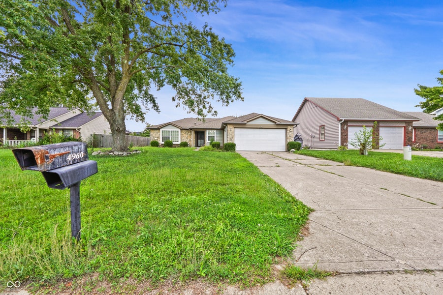 Property photo for 4960 Brookfield Drive, Indianapolis, IN