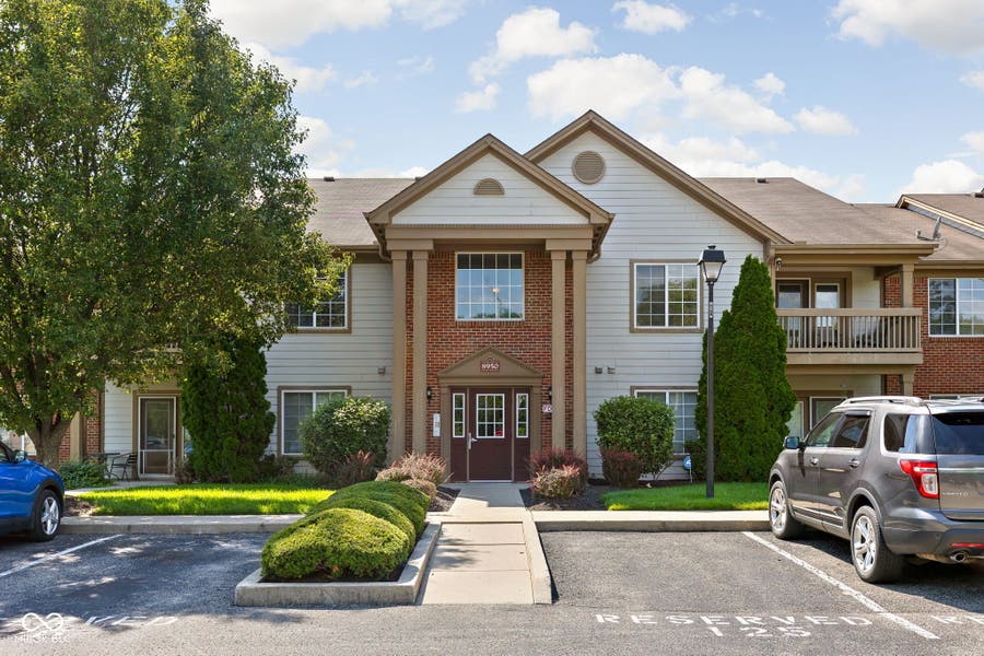Property photo for 8950 Hunters Creek Drive, Indianapolis, IN