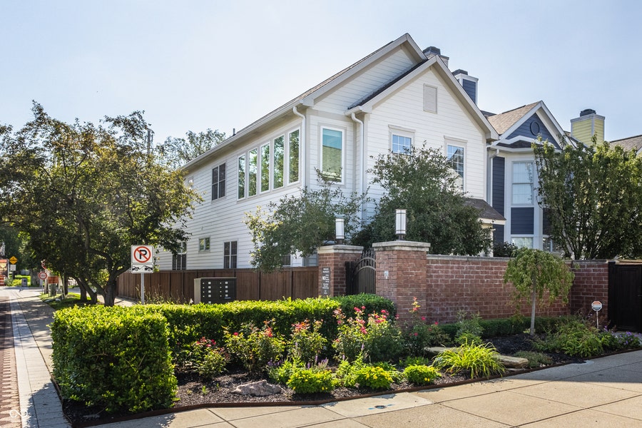 Property photo for 654 N Senate Avenue, Indianapolis, IN