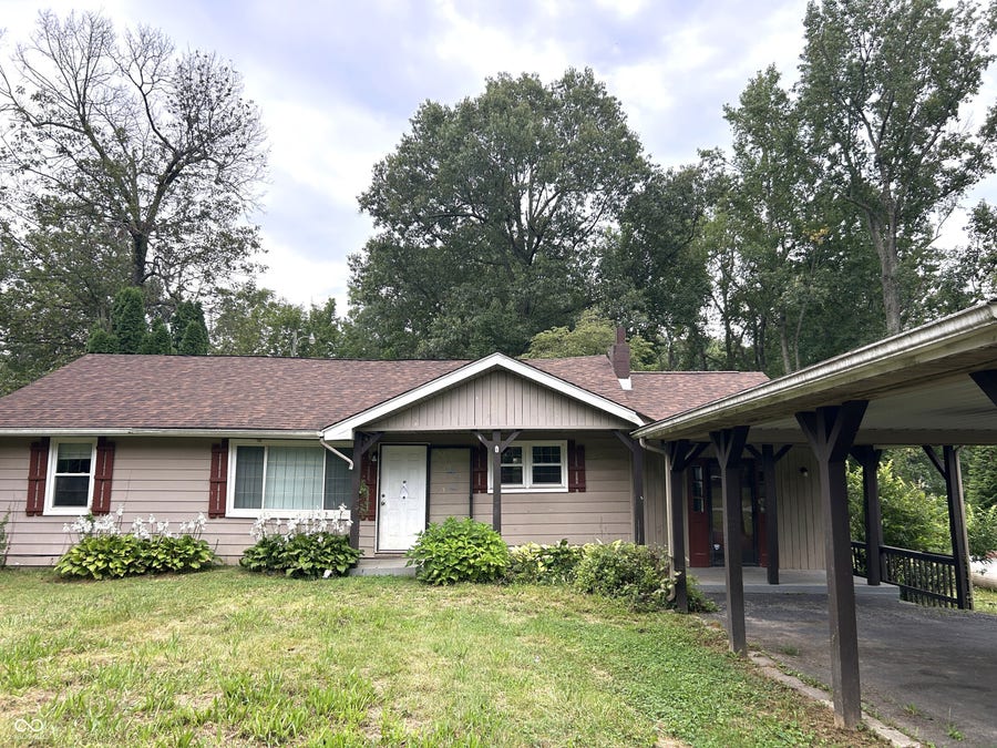 Property photo for 952 E Booe, Austin, IN