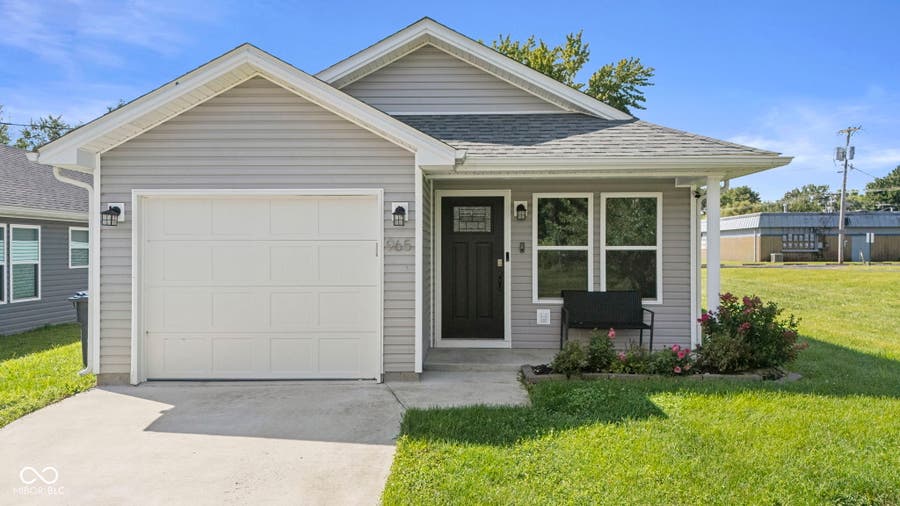 Property photo for 965 Wooded Trail, Scottsburg, IN