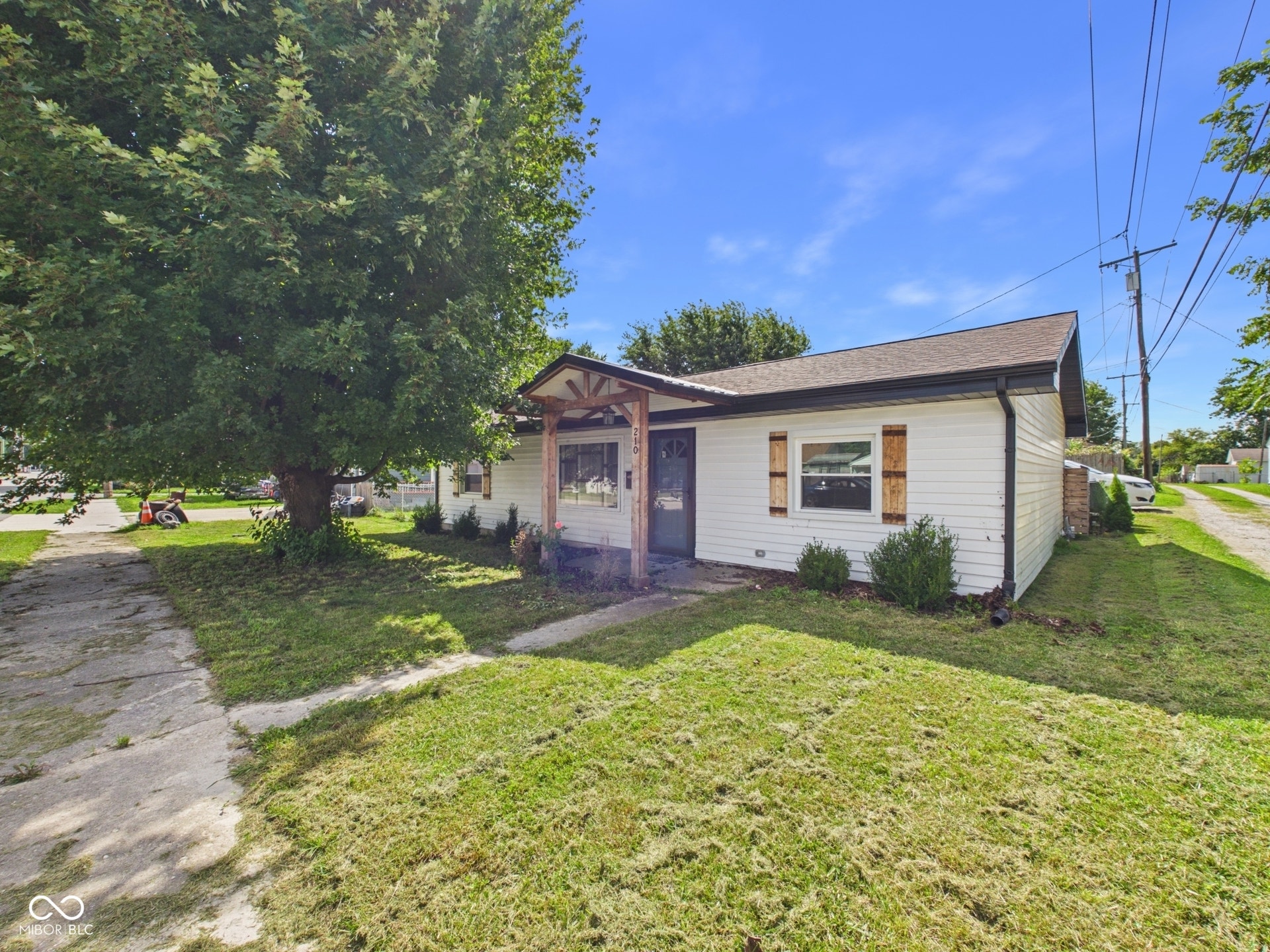 210 S 27th Street, Elwood, IN 46036