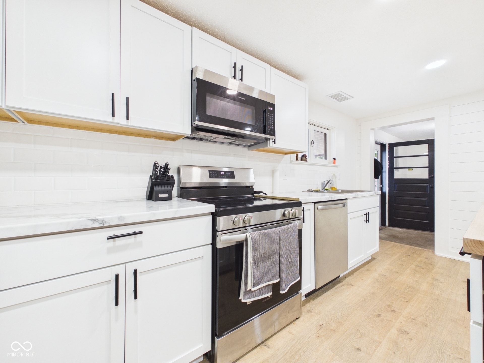 210 S 27th Street, Elwood, IN 46036