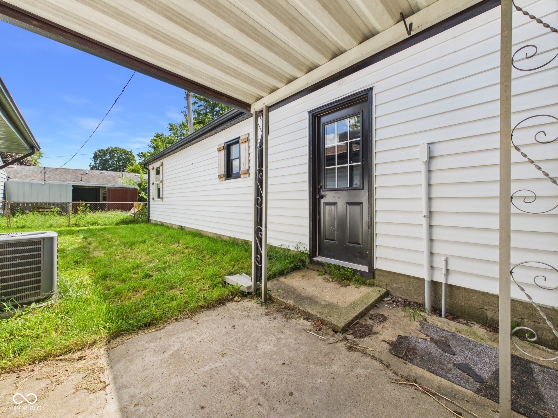 210 S 27th Street, Elwood, IN 46036