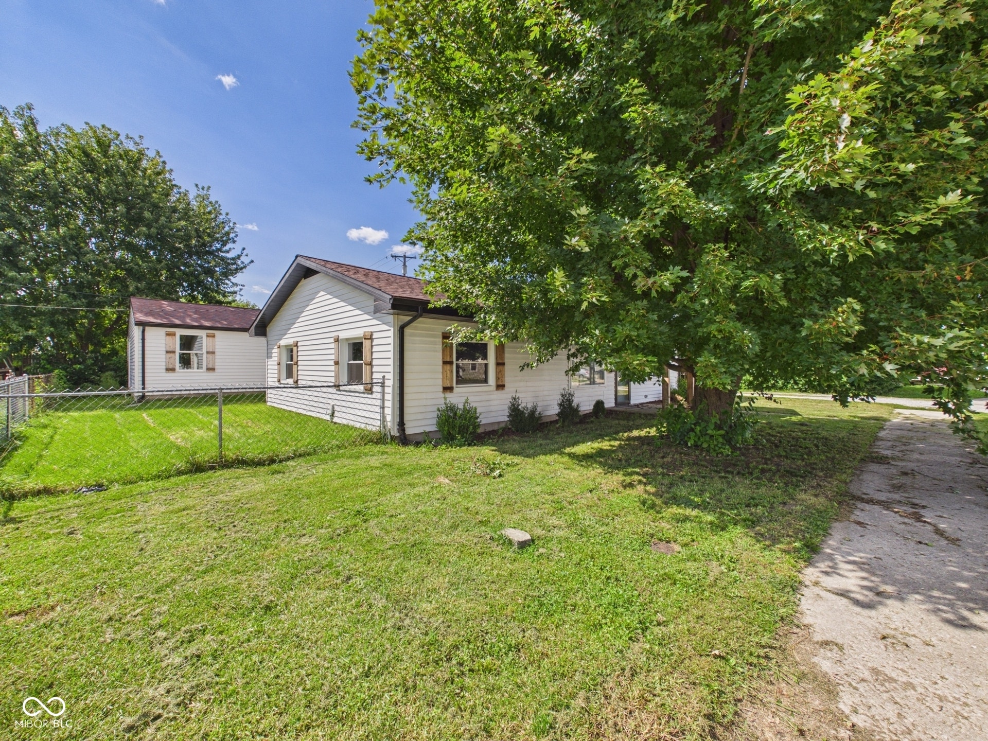 210 S 27th Street, Elwood, IN 46036