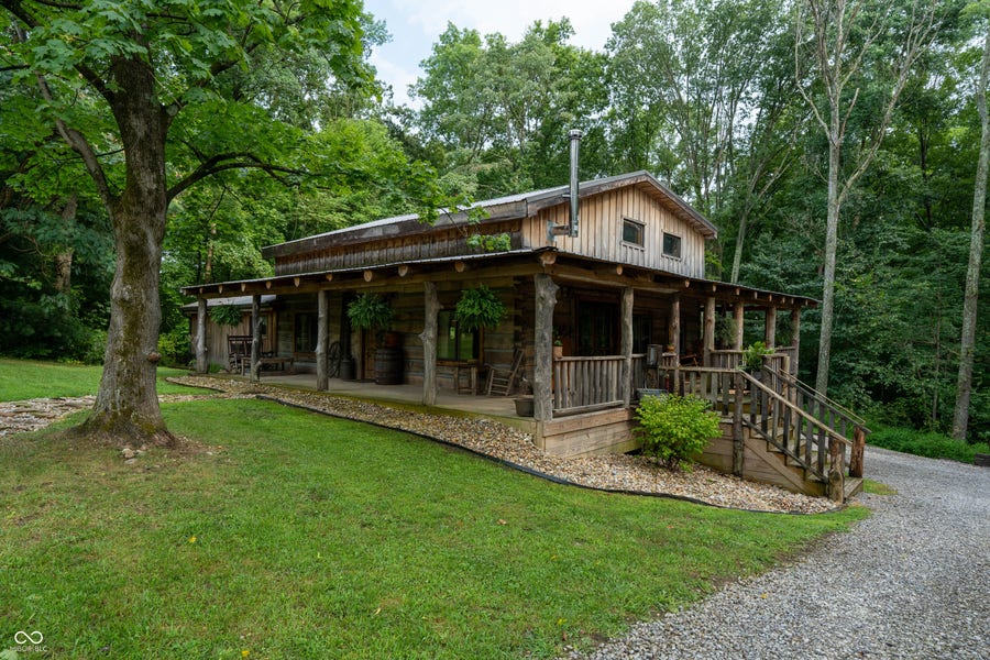 Property photo for 463 W Three Story Hill, Morgantown, IN