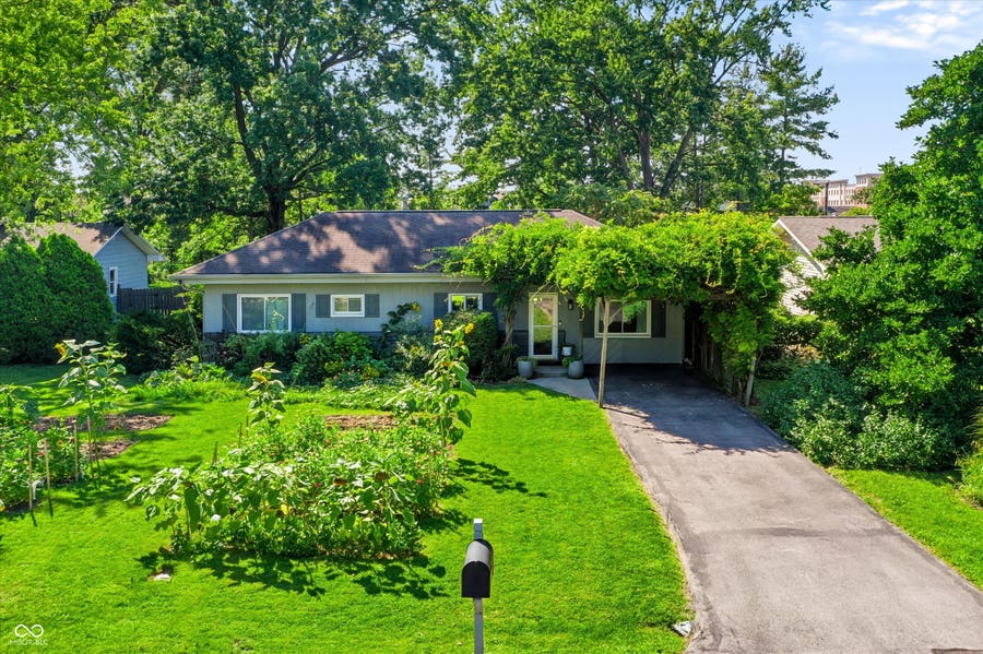 Property photo for 930 Pawnee Road, Carmel, IN