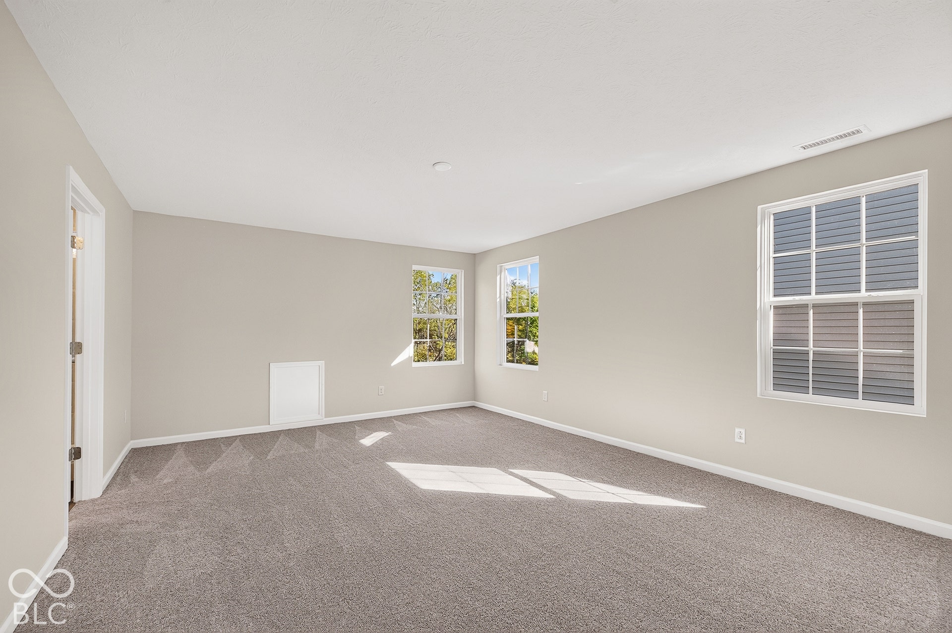 6598 Seattle Slew Drive, Whitestown, IN 46075 6598 Seattle Slew Drive, Whitestown, IN 46075