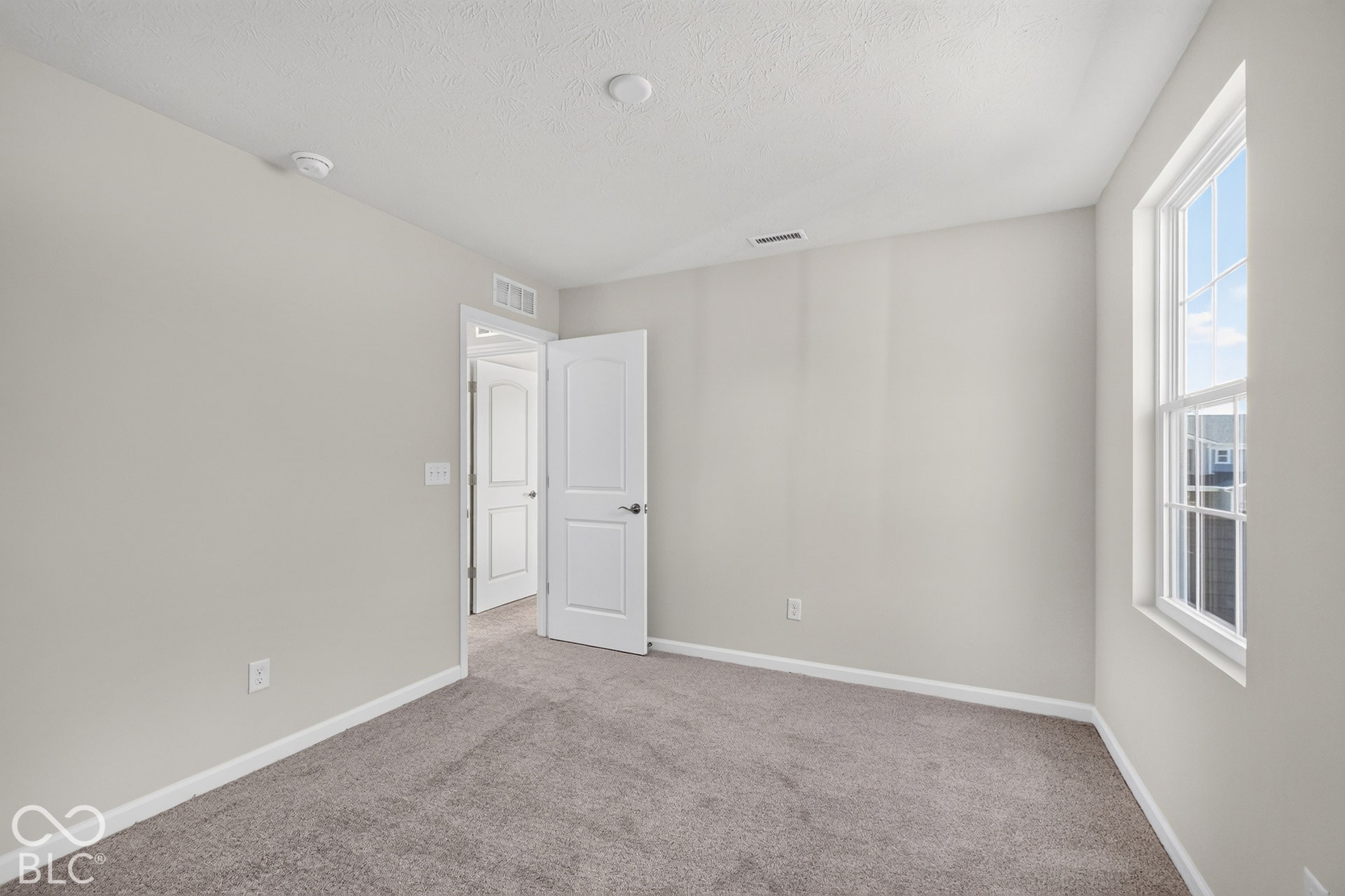 6598 Seattle Slew Drive, Whitestown, IN 46075 6598 Seattle Slew Drive, Whitestown, IN 46075