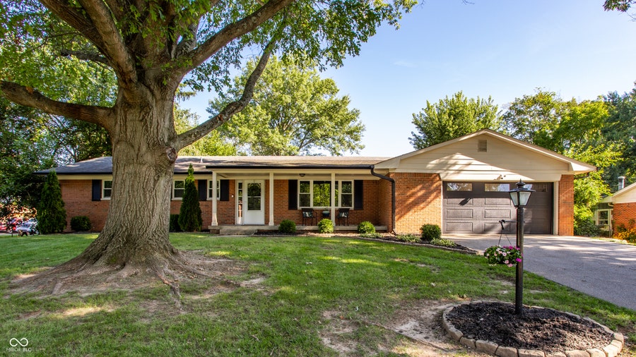 Property photo for 6136 Bluff Acres Drive, Greenwood, IN