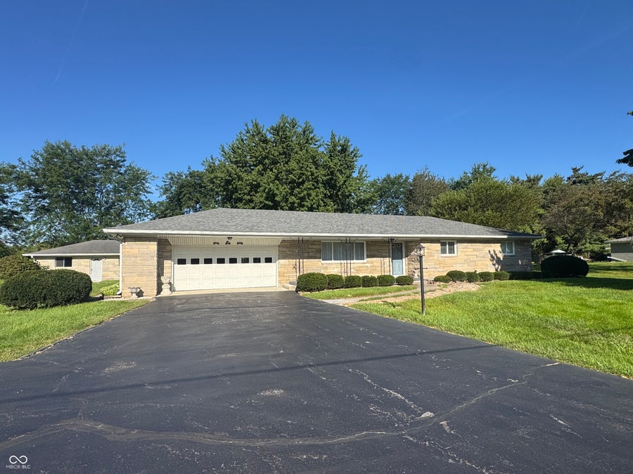 Property photo for 1865 Cicero Road, Noblesville, IN