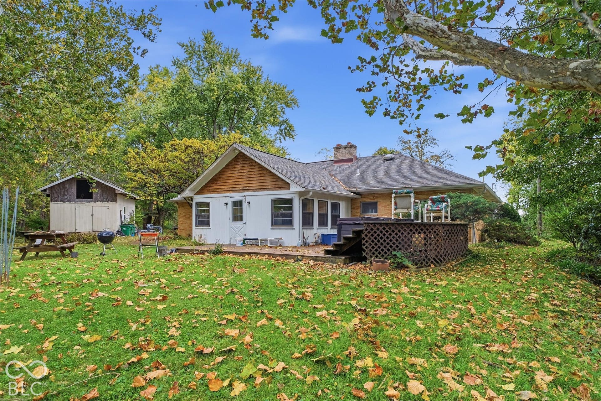Deck with a great hot tub, just in time for fall foilage