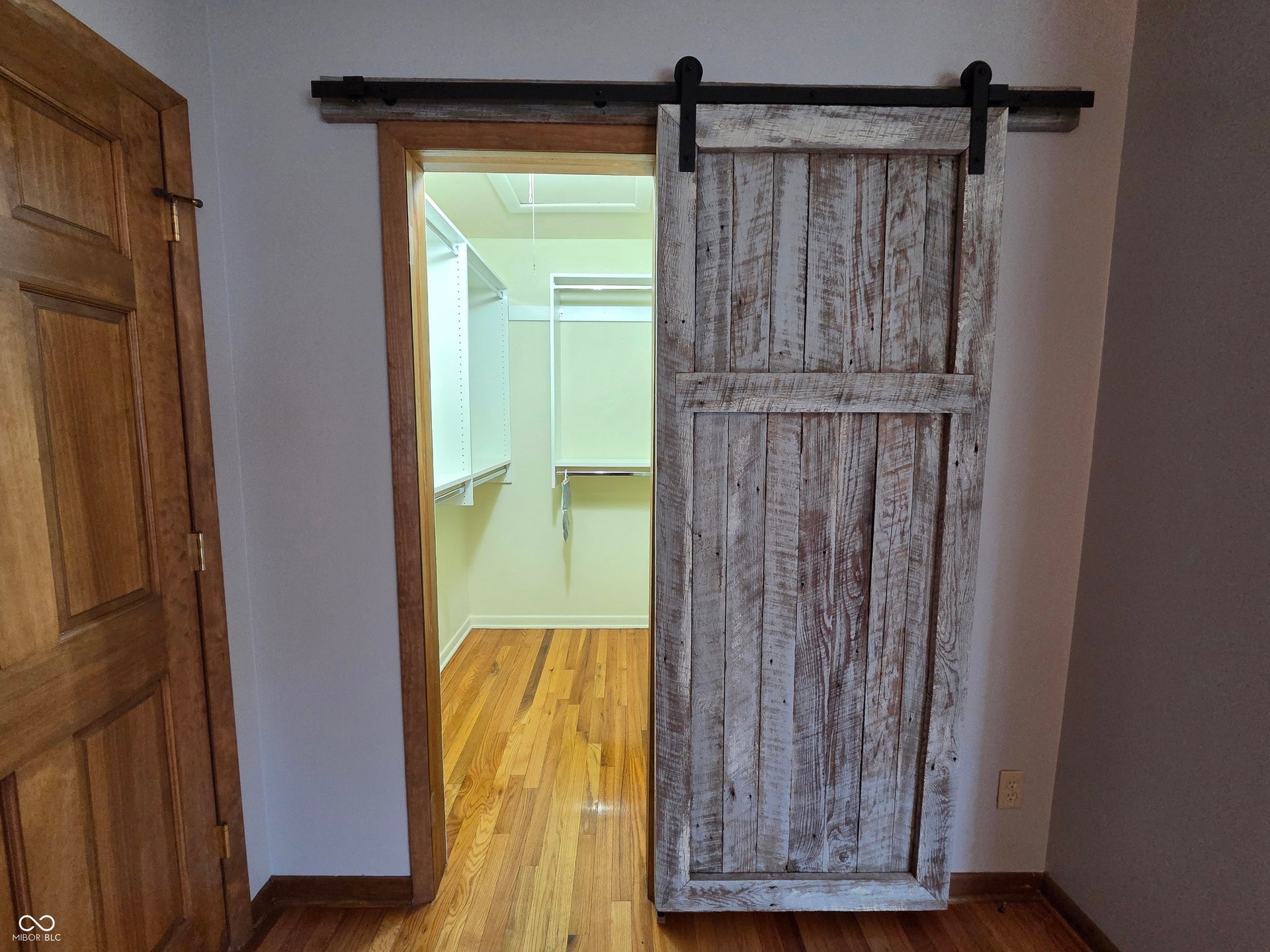 Master Walk In Closet