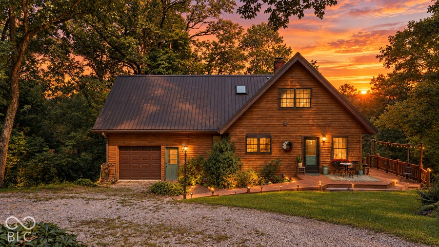 Property photo for 895 W Oakwood Lane, Paoli, IN