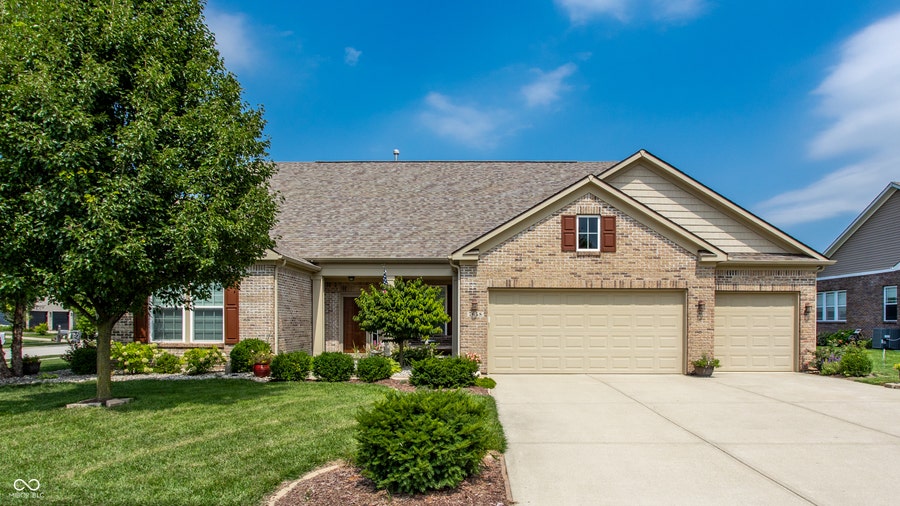 Property photo for 7658 Winding Lake Drive S, Noblesville, IN
