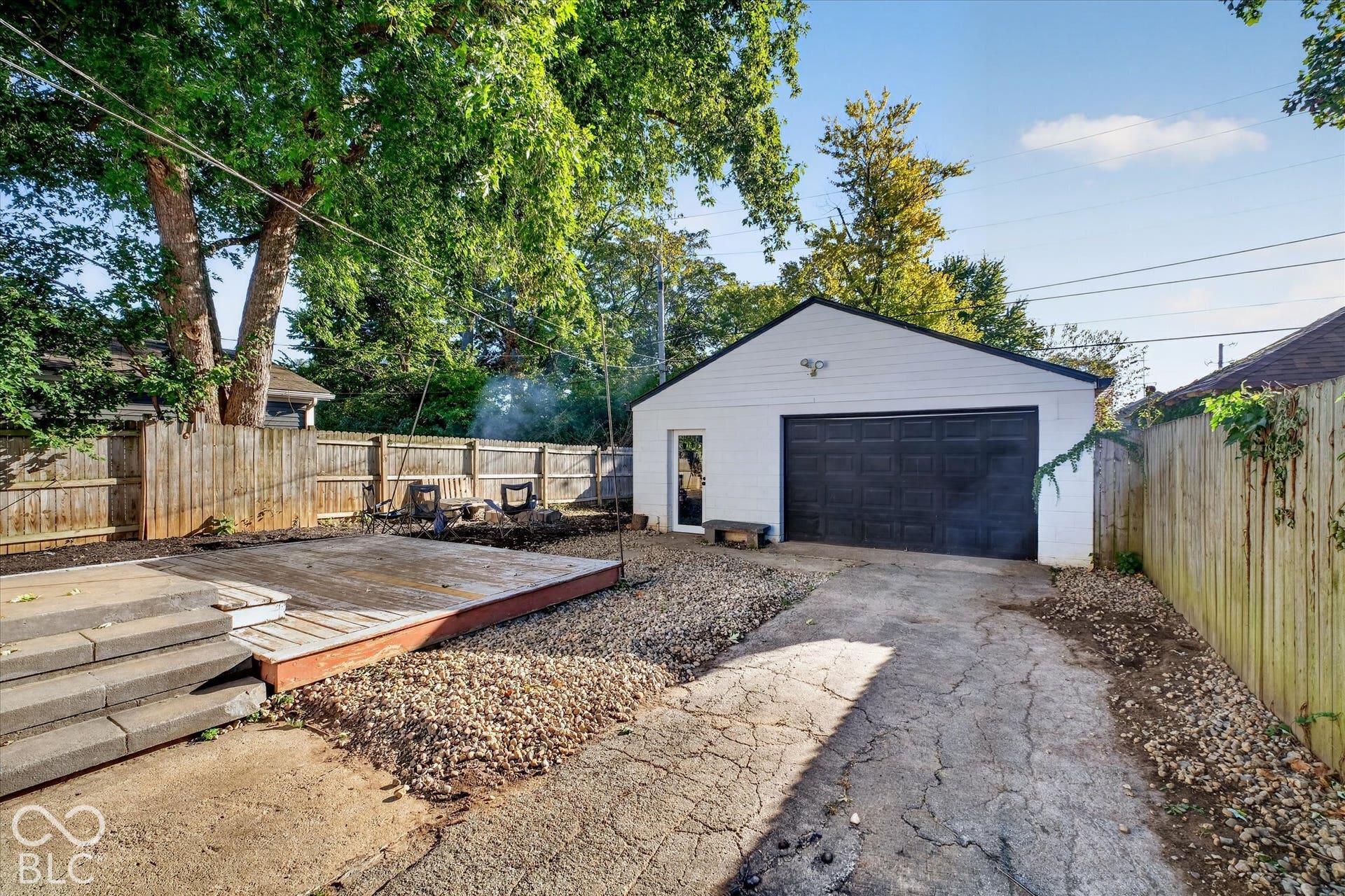 Extra large detached garage with Dual Entry!