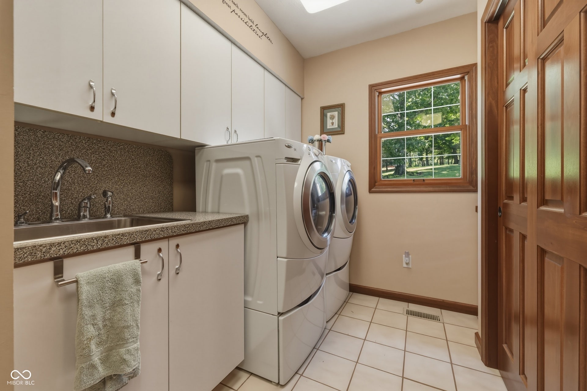 8565 S 500 W, Trafalgar, IN 46181 8565 S 500 W, Trafalgar, IN 46181