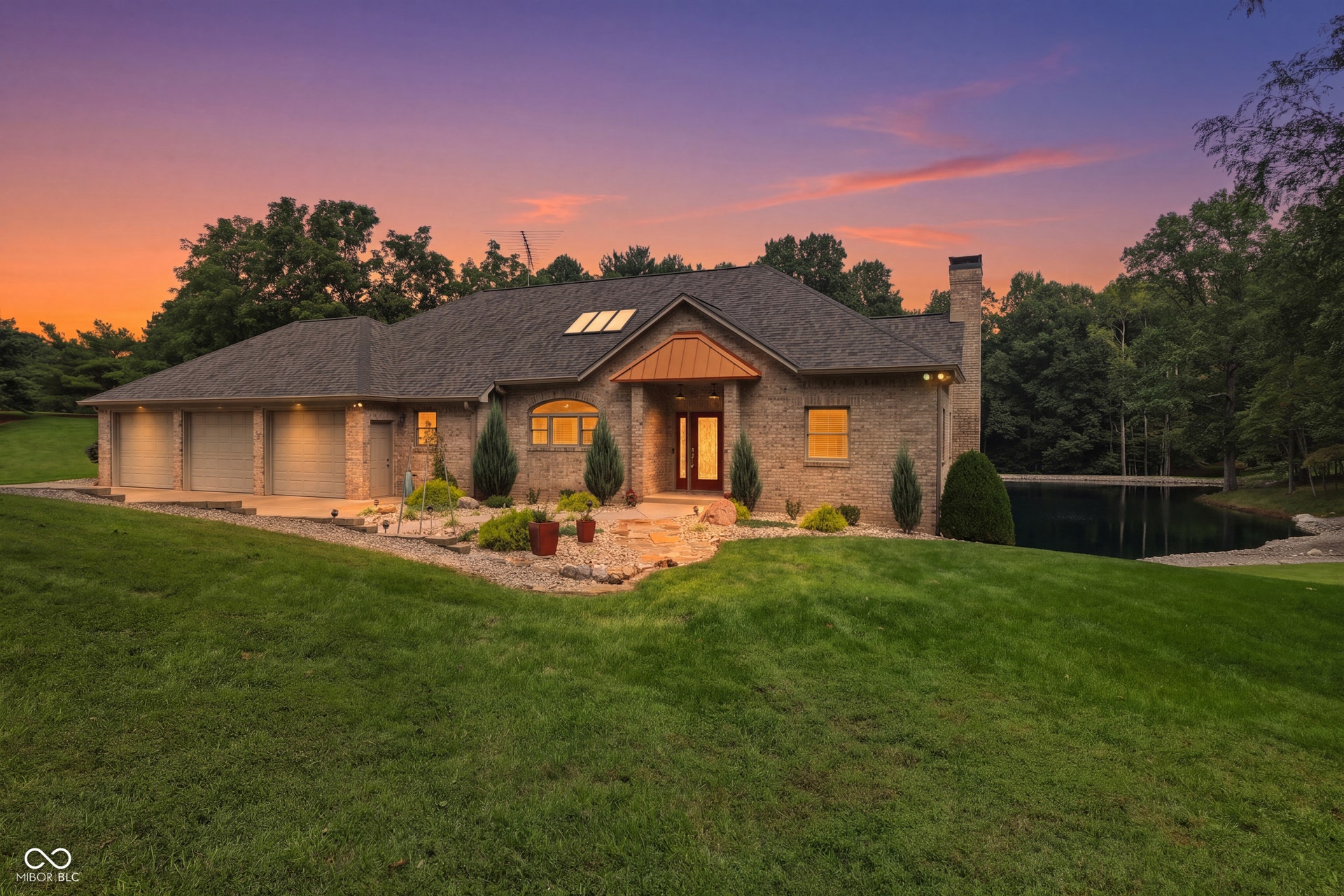 8565 S 500 W, Trafalgar, IN 46181 8565 S 500 W, Trafalgar, IN 46181