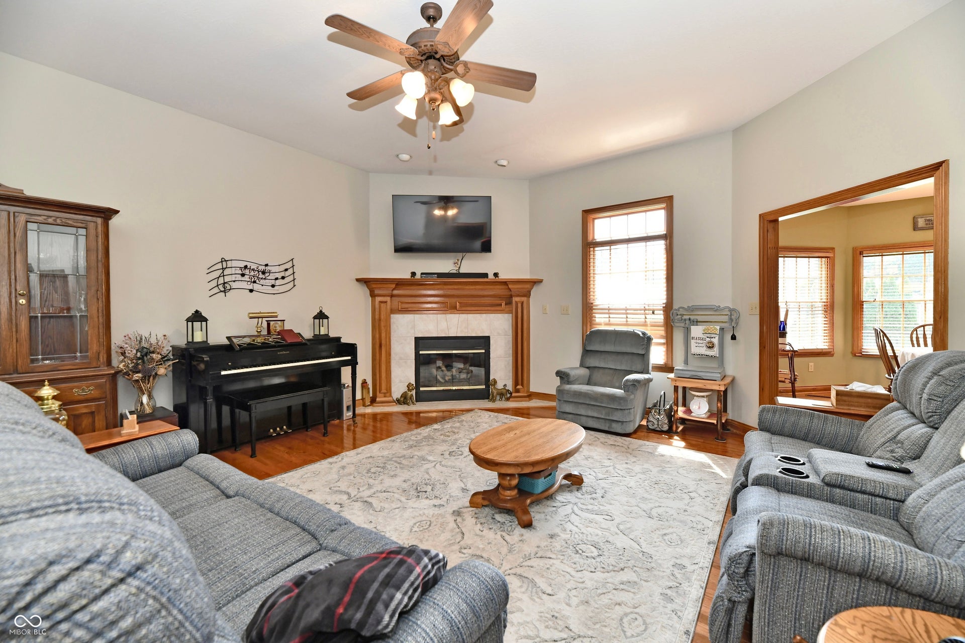 355 Connecticut Circle, Indianapolis, IN 46217