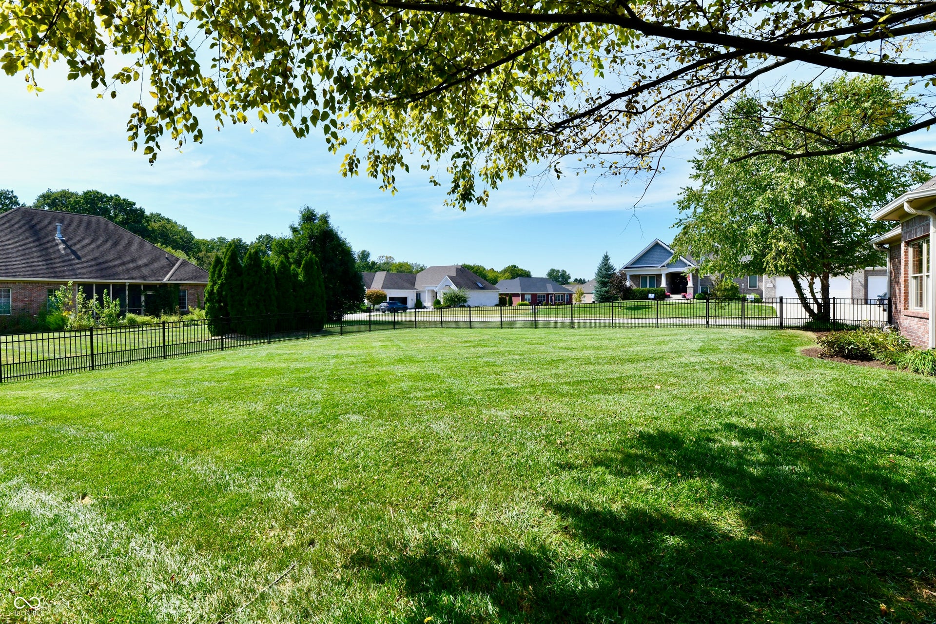 355 Connecticut Circle, Indianapolis, IN 46217