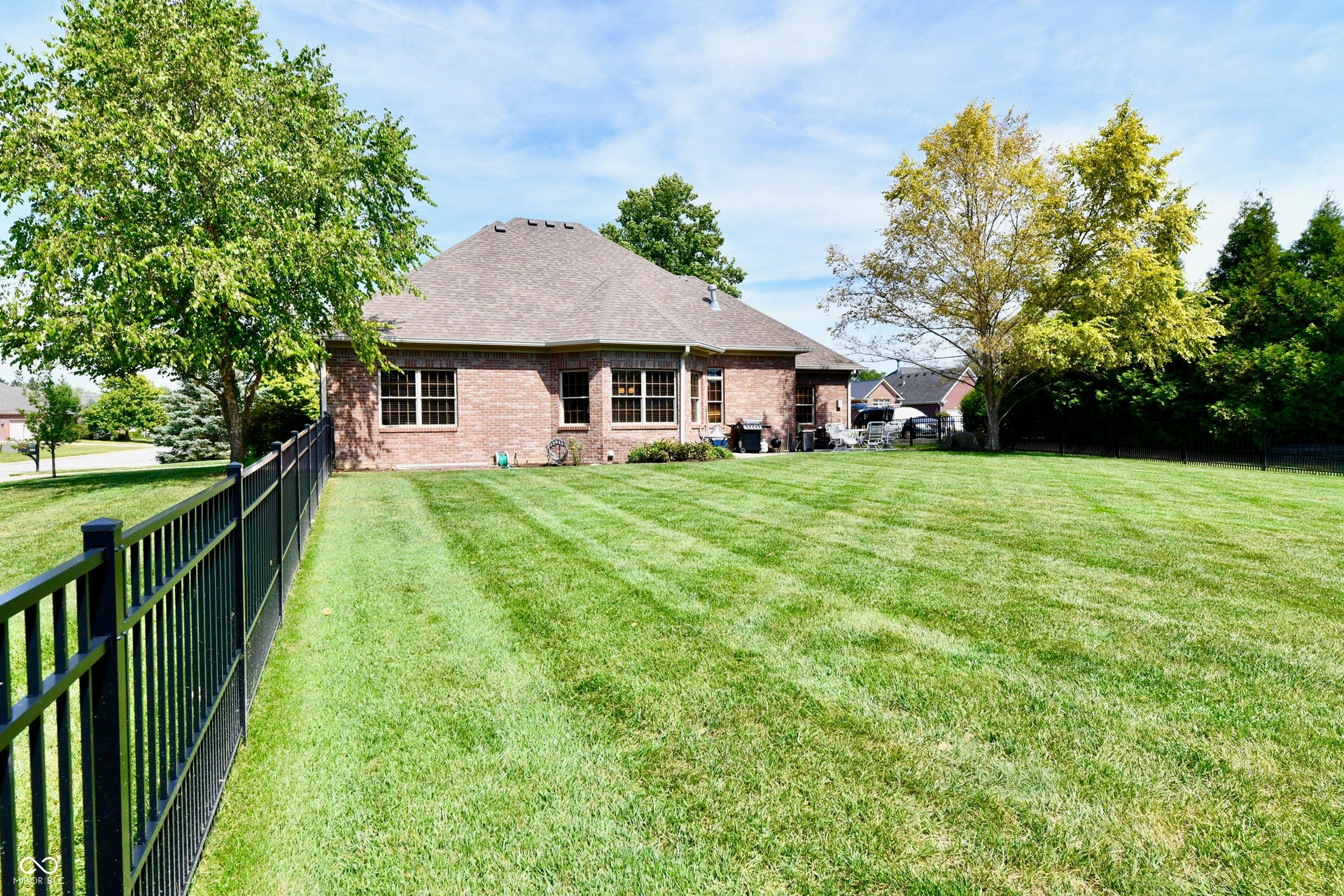 355 Connecticut Circle, Indianapolis, IN 46217