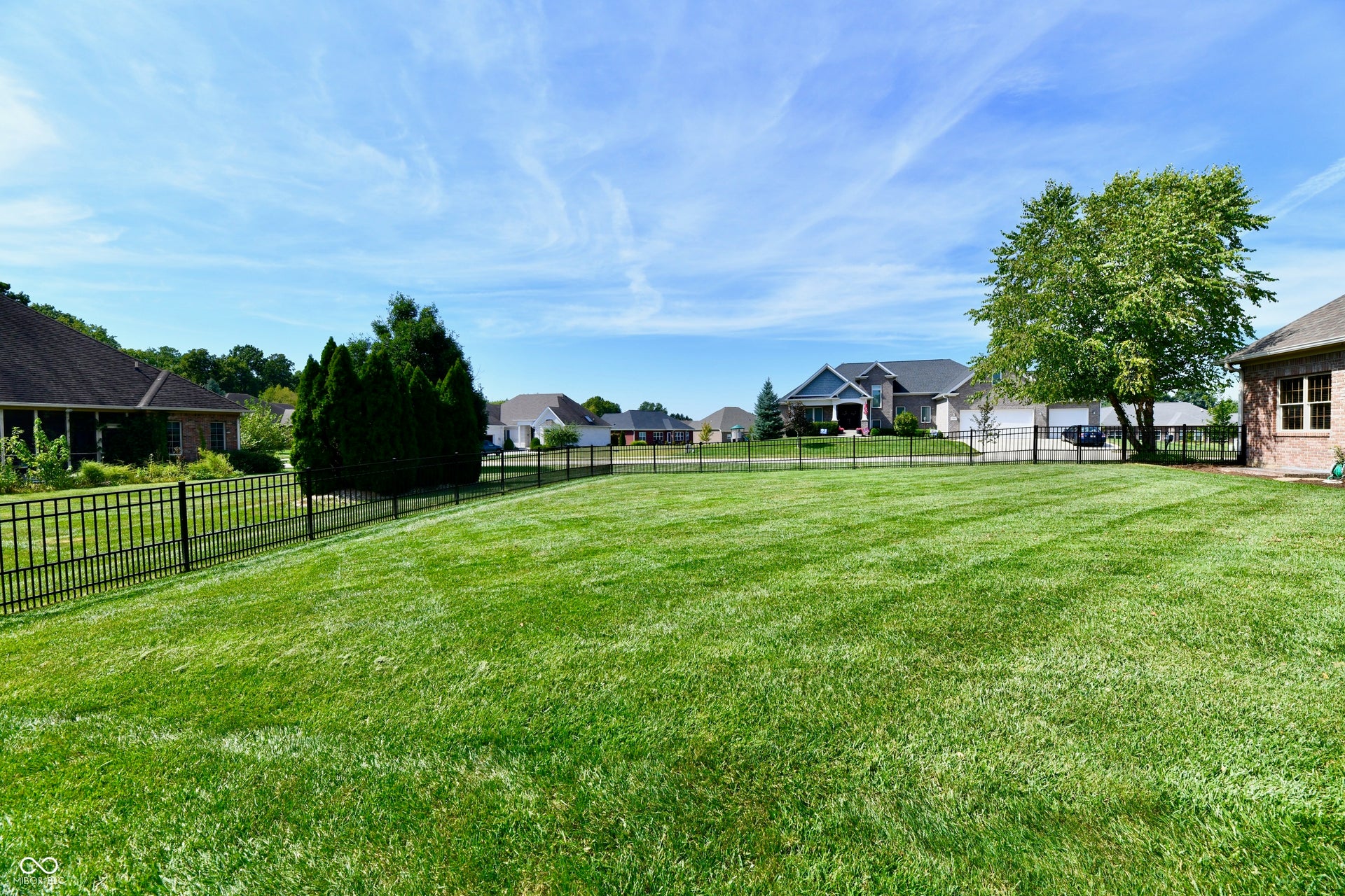 355 Connecticut Circle, Indianapolis, IN 46217
