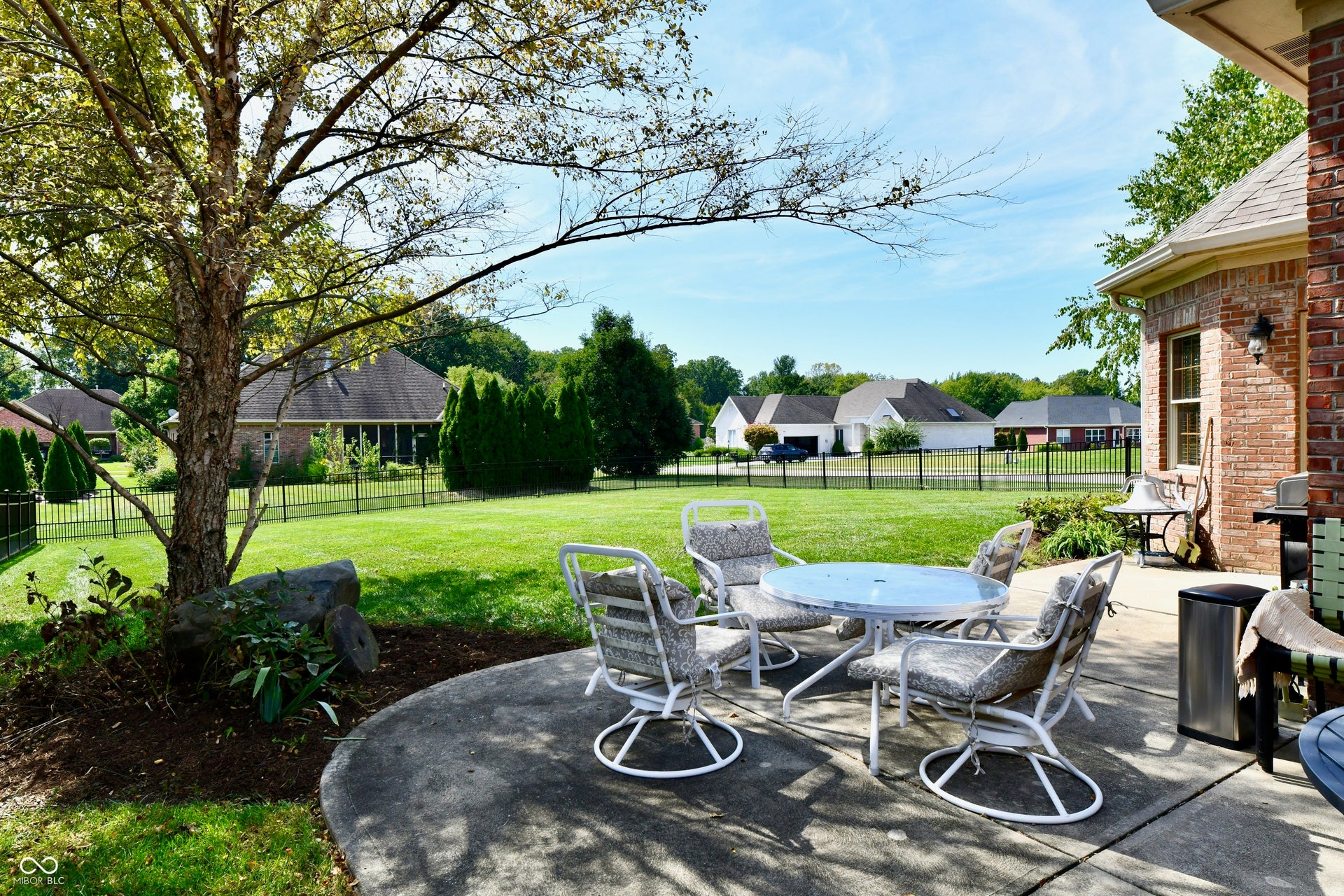 355 Connecticut Circle, Indianapolis, IN 46217