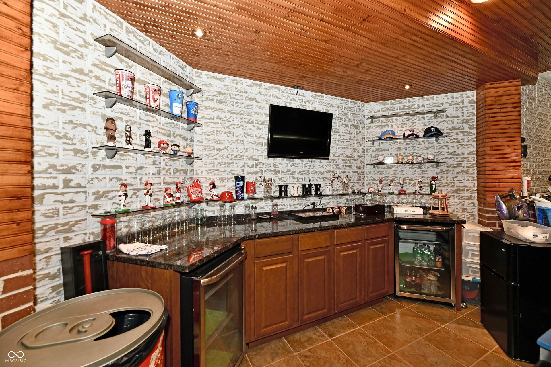 355 Connecticut Circle, Indianapolis, IN 46217
