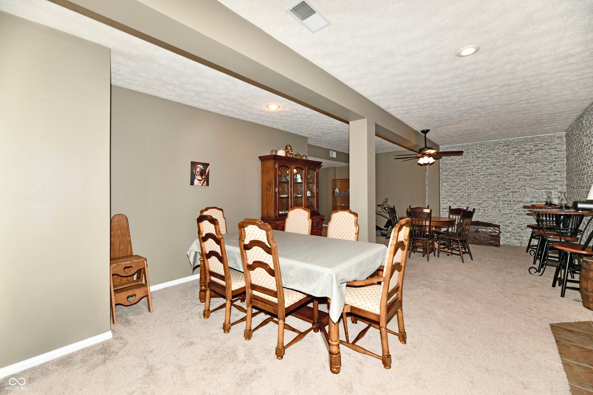 355 Connecticut Circle, Indianapolis, IN 46217