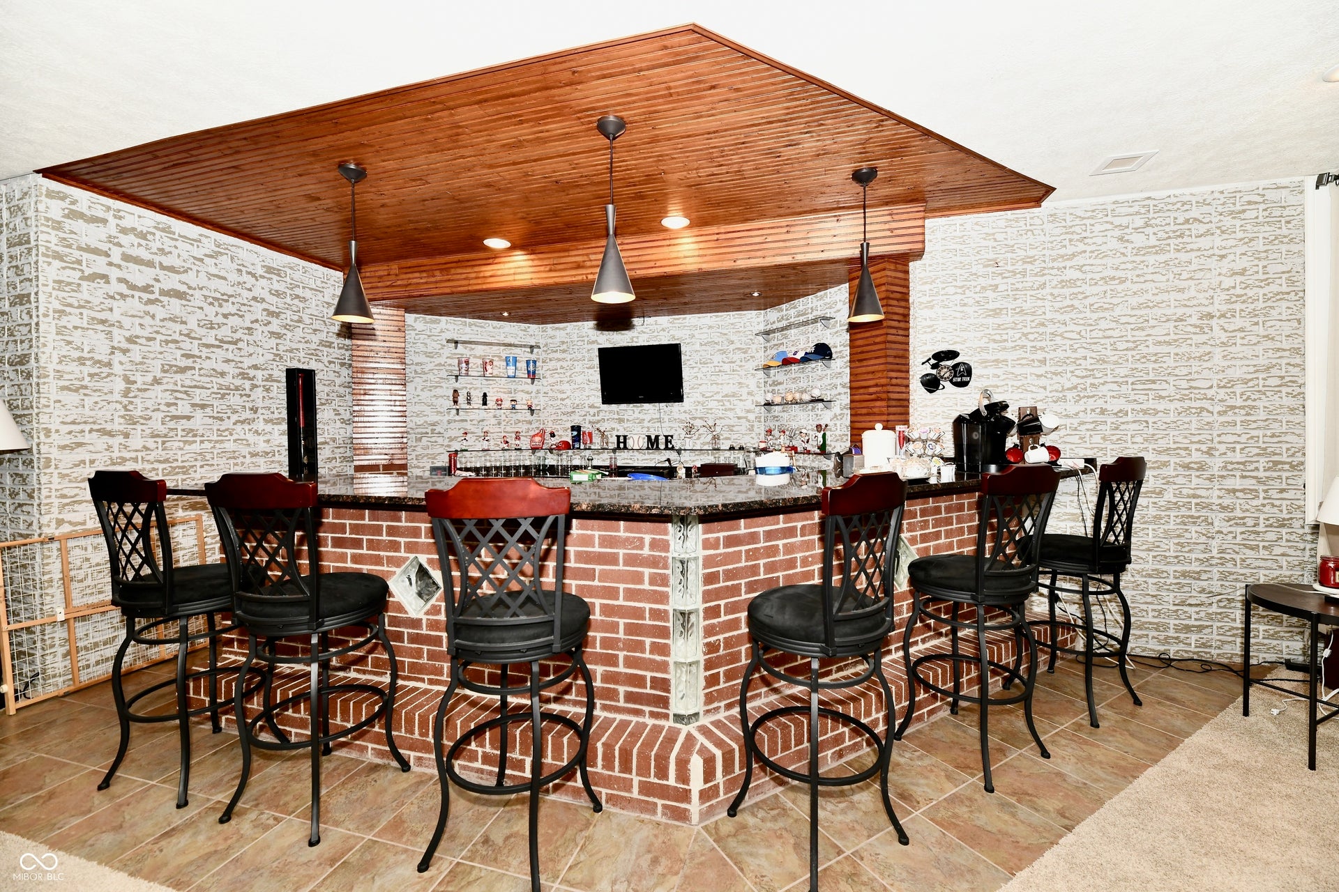 355 Connecticut Circle, Indianapolis, IN 46217